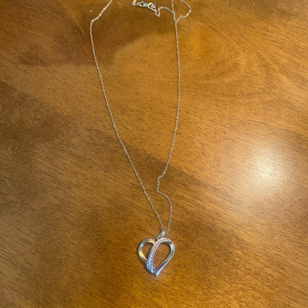 Gold heart necklace with diamonds